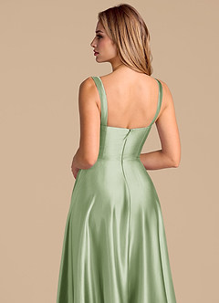 Azazie Shaude 신부 들러리 드레스 A라인 주름진 메탈릭 새틴 바닥 길이 드레스 image7