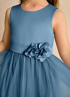 Azazie Miracle vestidos de niña de las flores Vestido de Bermudas de Satin Mate de Corte En A con Lazo image6