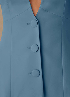 front Elara Azul Claro Traje de dos piezas de tejido refinado con escote pronunciado