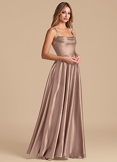 Azazie Shaude 신부 들러리 드레스 A라인 주름진 메탈릭 새틴 바닥 길이 드레스 image4