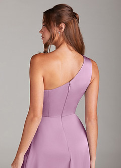 Azazie Brooke Robes de demoiselle d'honneur Robe Trapèze en Satin extensible Une épaule Glycine image2