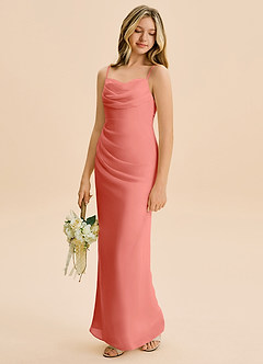 Azazie Mai Junior Vestido de Rosa Salmón de Gasa de Corte Recto con Plisado image1