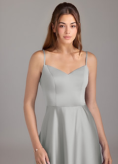 Azazie Marley Jurken voor bruidsmeisjes Converteerbaar Jurk van Stretch Satijn met A-Lijn Off the Shoulder Zilver image2