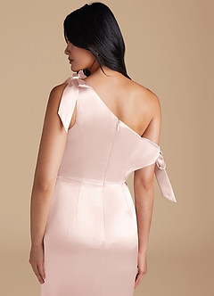 Azazie Xyla Jurken voor bruidsmeisjes Converteerbaar Jurk van Metaalachtig Satijn met Kolom Off the Shoulder Blozend Roze image4