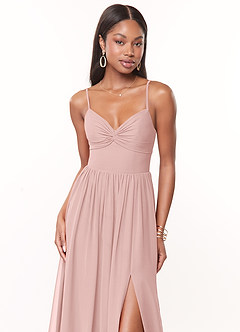 Azazie Zeya Vestidos de damas de honor Vestido de Rosa Empolvado de Gasa de Corte en A con Cuello en V plisado image5