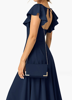 front Ensemble de sandales à talons carrés et bride cheville en satin mat assorties et pochette enveloppe