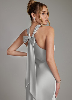 Azazie Reign Robes de demoiselle d'honneur Robe Sirène en Satin extensible Plissée Argent image9