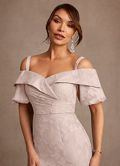 Azazie Golda Klänningar till brudens mor Klänning Tubklänning i Blommig Utbrändhet Off the shoulder Rodnande Rosa image4