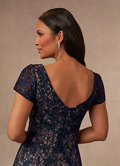Azazie Alyssum Mère de la mariée Robes Robe Fourreau en Dentelle Découpé Bleu Marine Foncé image4