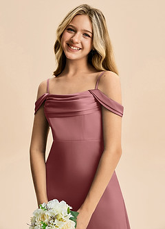 Azazie Lettie Junior Vestido Ametista de Cetim elástico de Linha A com Fora do ombro image5