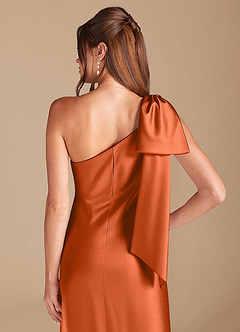Azazie Capri Robes de demoiselle d'honneur Robe Fourreau en Satiné métallisé Ue épaule Orange Brûlée image2