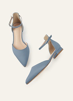 front Passende farblich abgestimmte, matte Satin-Pumps mit spitzer Zehenpartie, Knöchelriemen und Blockabsatz