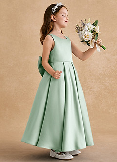 Azazie Honey Bear Blumenmädchenkleider A-Linie Plissee Matte Satin Kleid Agave image2