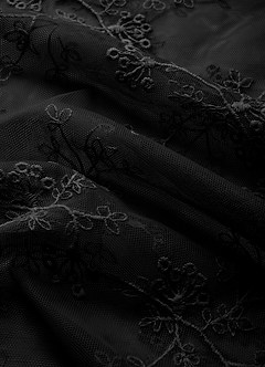 front Azazie Geborduurde sjaal van bloemenkant