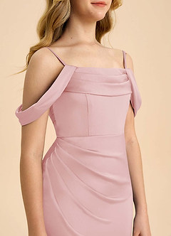 Azazie Saige Junior Abito Tubino in Raso Elasticizzato a Spalla Scoperta Rosa Cipria image6