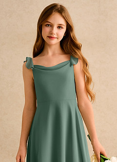 Azazie Puppy Girls Formal Robe Demoiselle D'honneur Fillette Robe Trapèze en Mousseline de soie Plissée Eucalyptus image6
