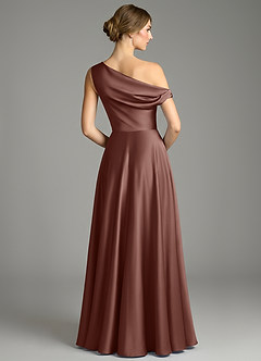 Azazie Xanthe Robes de demoiselle d'honneur Robe Trapèze en Satin extensible Épaules dénudées Expresso image2