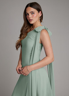 Azazie Monique Vestidos de damas de honor Vestido de Salvia Plateada de Gasa de Corte en A con Hombro unilateral image5