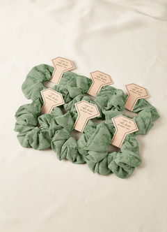 front Matchande färg brudtärne chiffong överstorlek scrunchie set