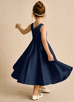 Azazie Hermia Robe Demoiselle D'honneur Fillette Robe Trapèze en Mat Satiné Sans manches Bleu Marine Foncé image5