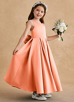 Azazie Honey Bear Flower Girl Klänningar Klänning A-Line i Matt satäng Plisserad image5