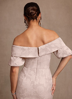 Azazie Golda Klänningar till brudens mor Klänning Tubklänning i Blommig Utbrändhet Off the shoulder Rodnande Rosa image6