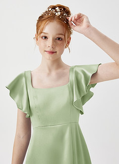Azazie Bondi Junior Vestido de Salvia Polvorienta de Satén Metálico de Corte En A con Corte Lateral image5