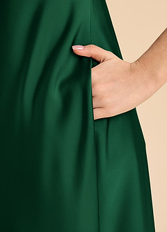 Azazie Sissy Junior Abito A-Line in Raso Elasticizzato a Spalla Scoperta Verde Scuro image7