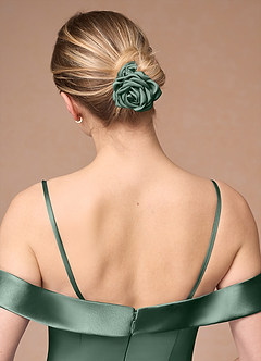 front Matchande färg Matt Satin Rose Scrunchie Set