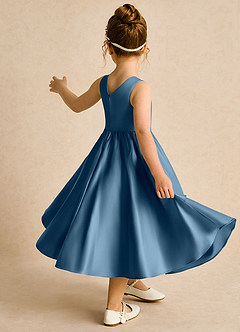 Azazie Hermia Robe Demoiselle D'honneur Fillette Robe Trapèze en Mat Satiné Sans manches Bermude image5