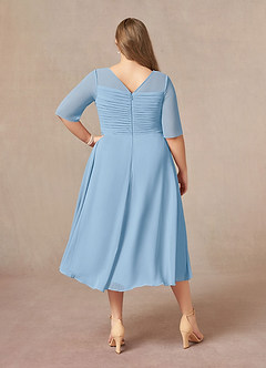 Azazie Naomi Abiti per la Madre della Sposa Abito A-Line in Chiffon Plissettato con Scollo a Barca Azzurro Polvere image11