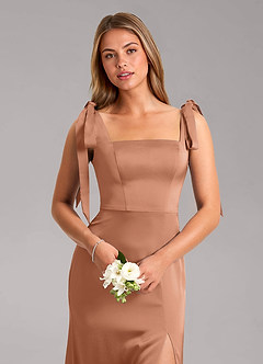 Azazie Frostine Vestidos de damas de honor Vestido de Bronceador de Satén Elástico de Corte en A con Lazo image4