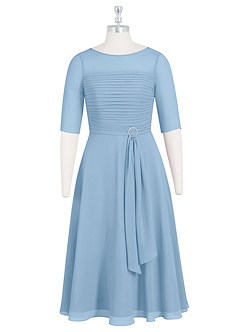 Azazie Naomi Abiti per la Madre della Sposa Abito A-Line in Chiffon Plissettato con Scollo a Barca Azzurro Polvere image7
