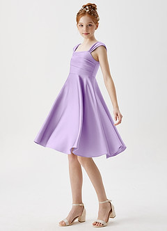Azazie Amira Junior Vestido de Lila de Satén Elástico de Corte En A con Plisado image4