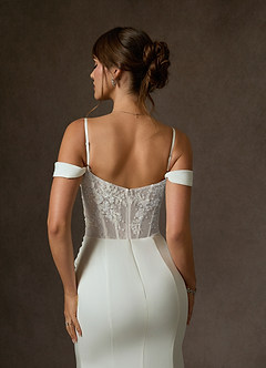 Azazie Alyce Suknie ślubne Syrena Zza ramienia Satyna z tyłu Crepe Pociąg sądowy Sukienka image2