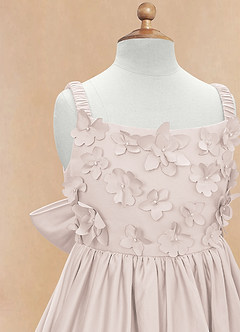 Azazie Midge vestidos de niña de las flores Vestido de Pétalo De Rosa de Satin Mate de Corte En A con Lazo image8