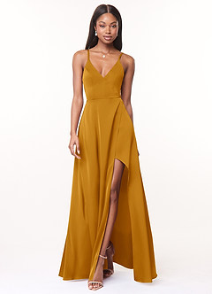 Azazie Maksim Robes de demoiselle d'honneur Robe Trapèze en Satin extensible Col en V Caramel écossais image1