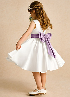 Azazie Sosie vestidos de niña de las flores Vestido de Marfil Wisteria de Satin Mate de Corte En A con Plisado image4