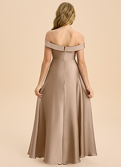 Azazie Sissy Junior Abito A-Line in Raso Elasticizzato a Spalla Scoperta Taupe image2