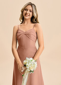 Azazie Jordyn Junior Vestido de Bronceador de Gasa de Corte en A con Escote de Corazón image7