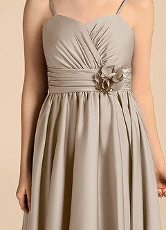 Azazie Catalina Junior Abito A-Line in Raso Elasticizzato Scollo a Cuore Gelo image8