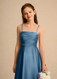 Azazie Pebbles Girl vestidos de niña de las flores Vestido de Bermudas de Satin Mate de Corte En A con Plisado image4