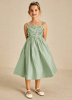 Azazie Midge Blumenmädchenkleider A-Linie Schleifen Matte Satin Kleid Staubiger Salbeigrün image1