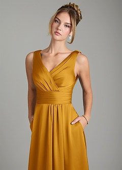 Azazie Karina Robes de demoiselle d'honneur Robe Trapèze en Satin extensible Plissée Caramel écossais image7