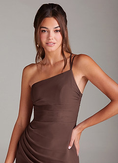 Azazie Eren Robes de demoiselle d'honneur Robe Sirène en Mousseline de soie Une épaule Ganache image6
