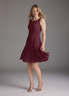 Azazie Shirley Mère de la mariée Robes Robe Trapèze en Mousseline de soie Plissé Scoop Cabernet image4