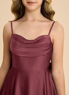 Azazie Bear Junior Vestido de Merlot de Satén Elástico de Corte en A con Escote de Corazón image8