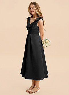 Azazie Polly Junior Vestido de Negro de Satén Elástico de Corte en A con Plisado image3