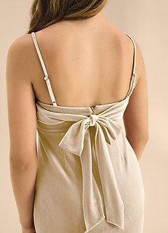 Azazie Mai Junior Vestido de Champán de terciopelo de Corte en A con Escote de Corazón image8