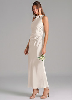 Azazie Evadne Vestidos de damas de honor Vestido Alabastro Blanco de Satén Elástico de Corte Recto con Plisado image1